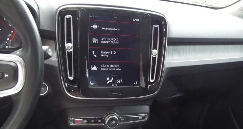 Volvo XC 40 cena 87900 przebieg: 148200, rok produkcji 2018 z Ciechanów małe 254